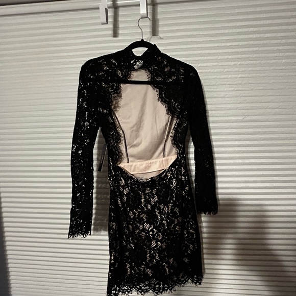 NWT LuLu’s Long sleeve Open Back Black Lace Cocktail Dress Small - Picture 6 of 6